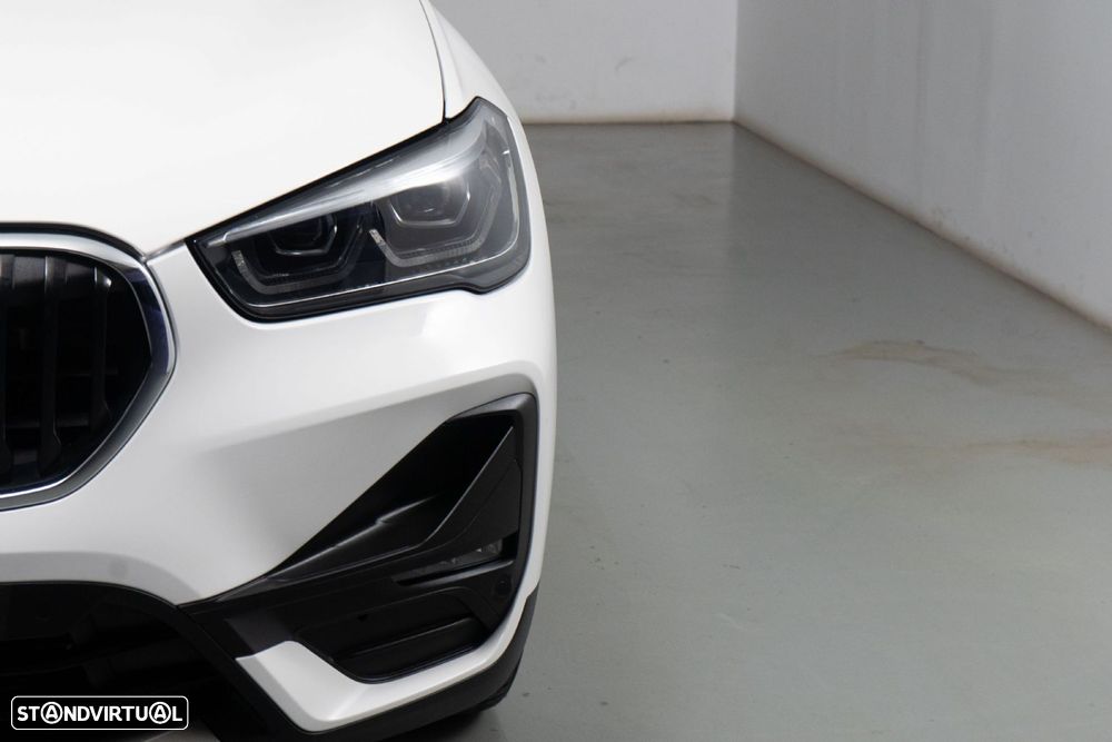 BMW X1 25 e xDrive Corporate Edition - 28