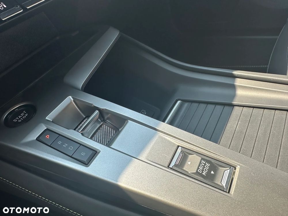 Peugeot 408 1.6 Plug-in Hybrid 240 GT Exclusive e-DCS7 - 22