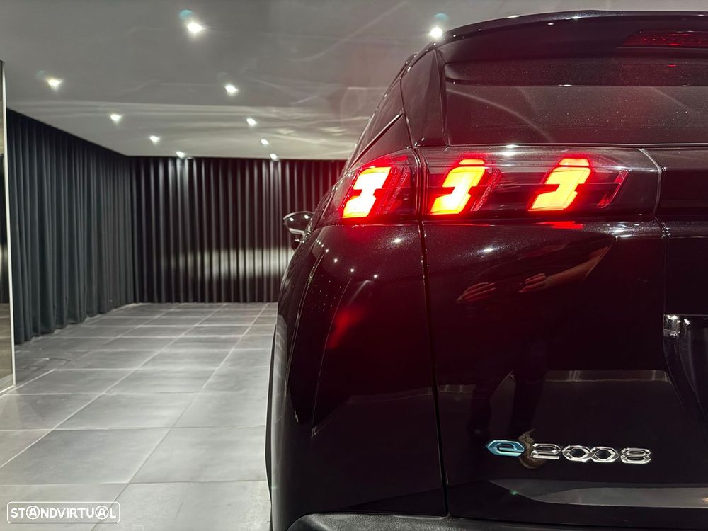 Peugeot e-2008 50 kWh Allure Pack - 37