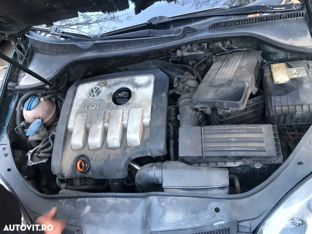 Dezmembrez VW Volkswagen Golf 5 verde 2.0 TDI cod BKG 2007 - 4