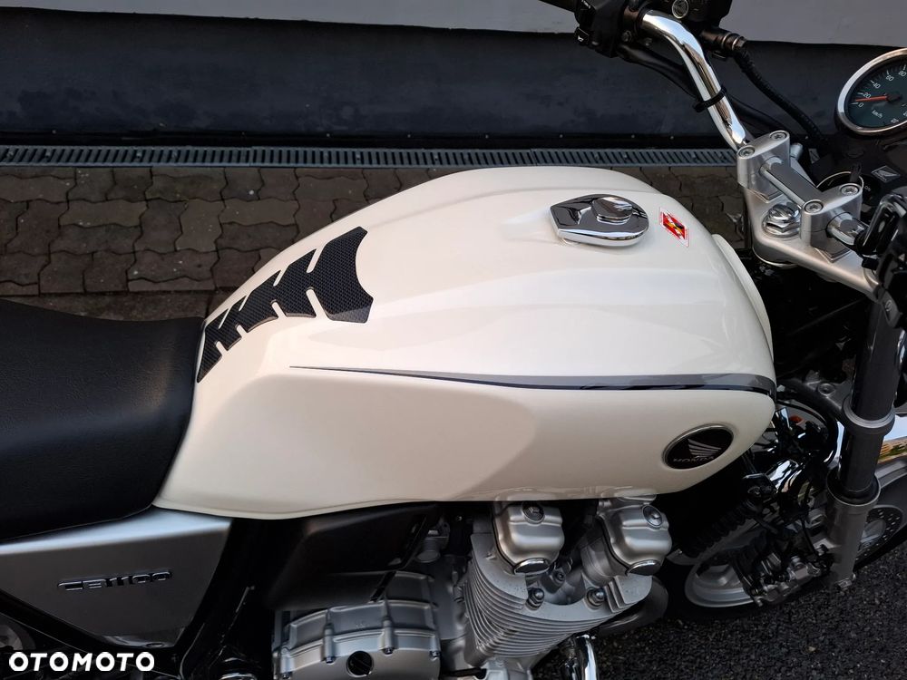 Honda CB - 11