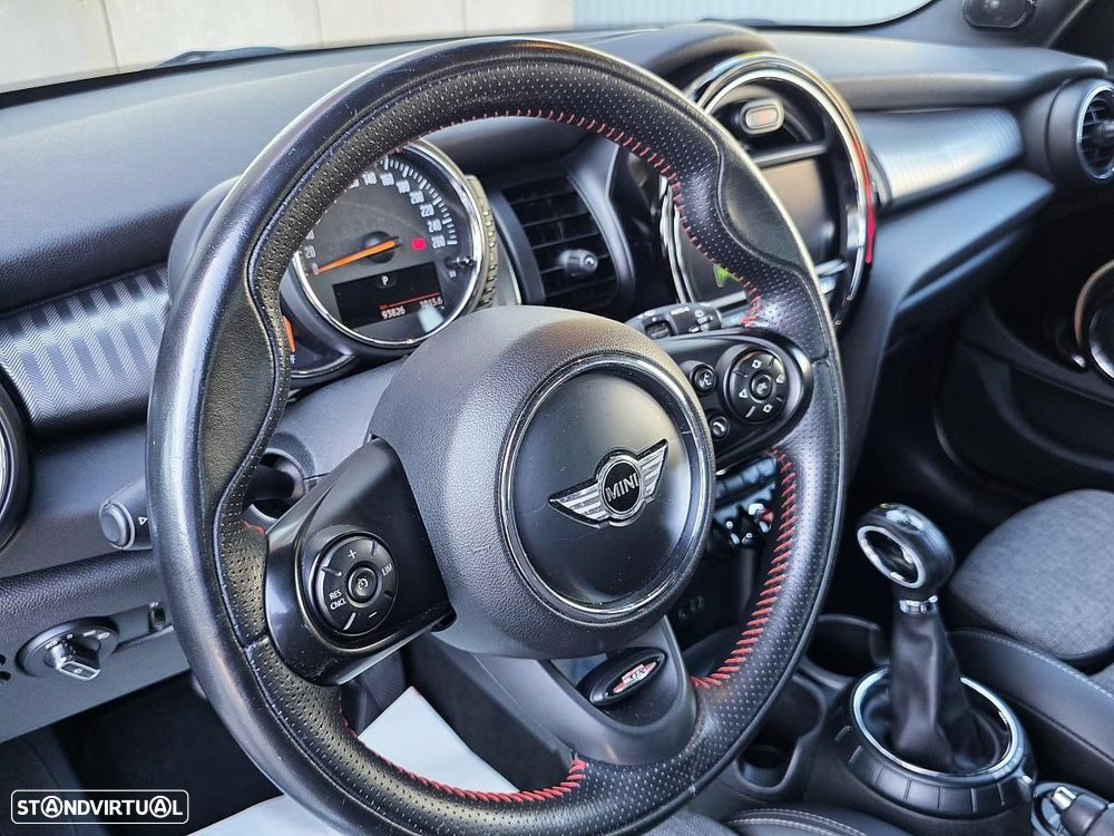 MINI 5 Portas Cooper D Auto - 22