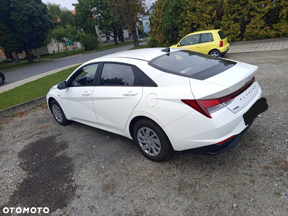 Hyundai Elantra - 6