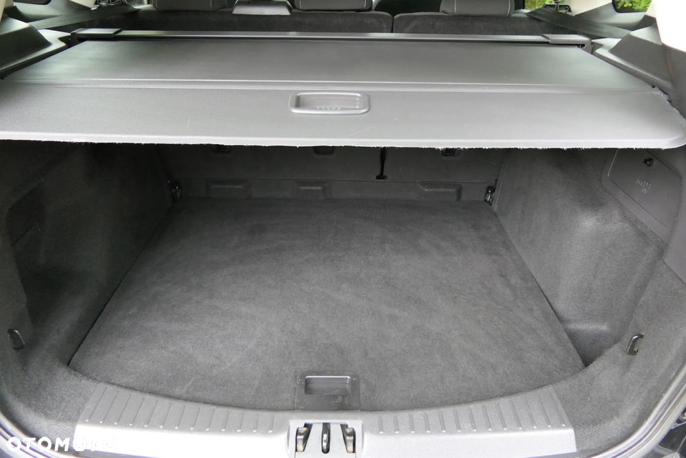 Ford Kuga 1.5 EcoBoost 2x4 ST-Line - 36