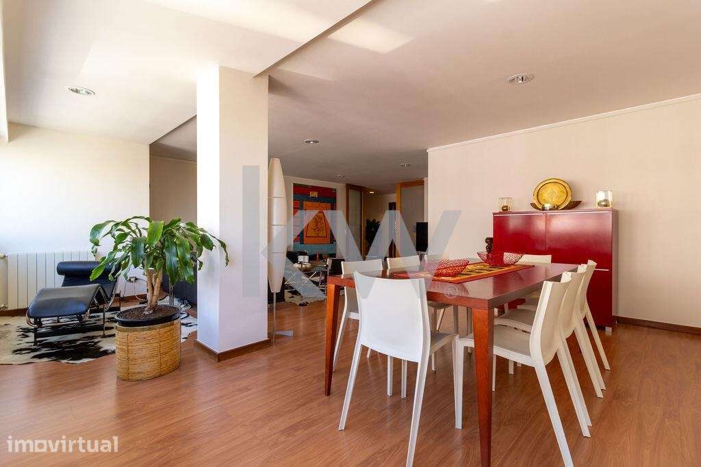 Apartamento T5 convertido em T4, mobilado, com 168 m2 de área bruta na - Grande imagem: 5/34