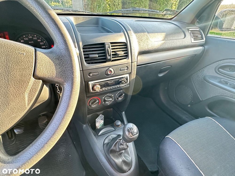 Renault Clio - 16