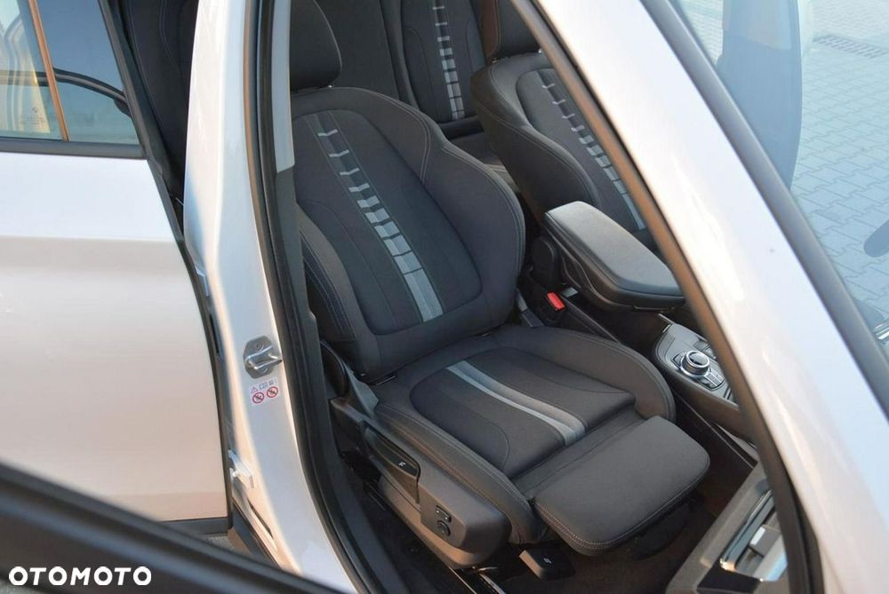 BMW X1 xDrive20d Advantage - 23