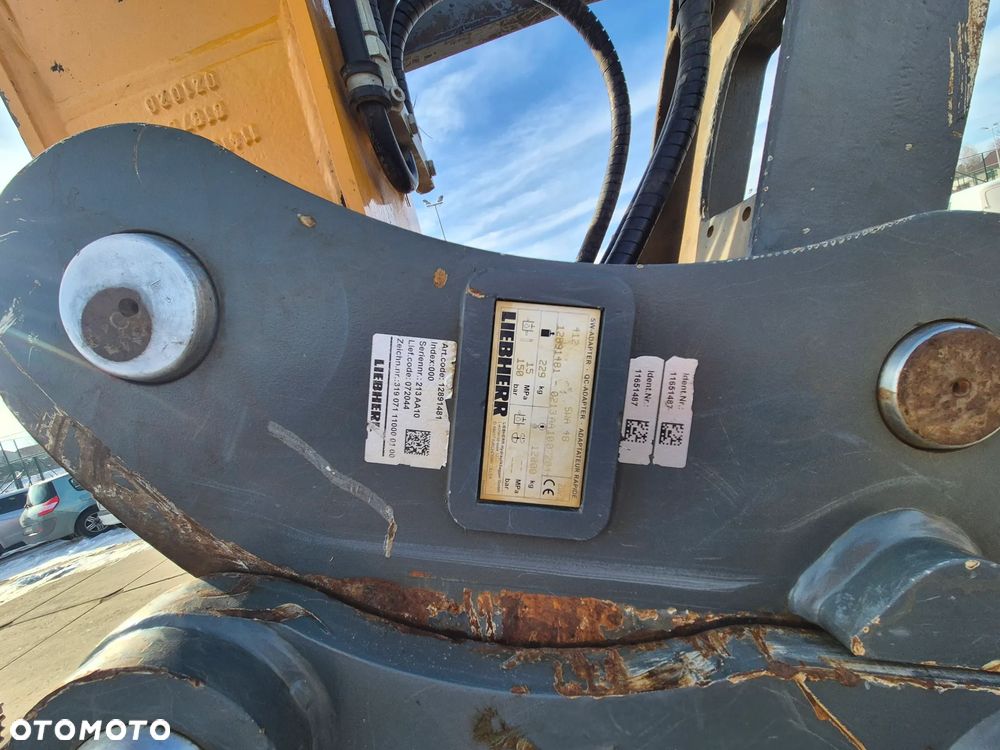 Liebherr R924 - 15