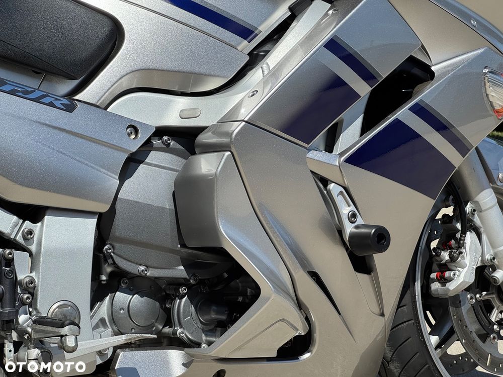 Yamaha FJR - 13
