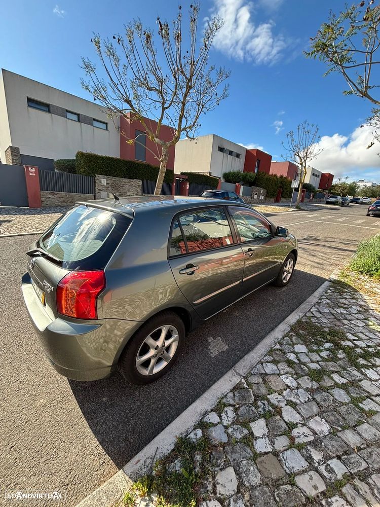 Toyota Corolla 2.0 D-4D Sol - 4