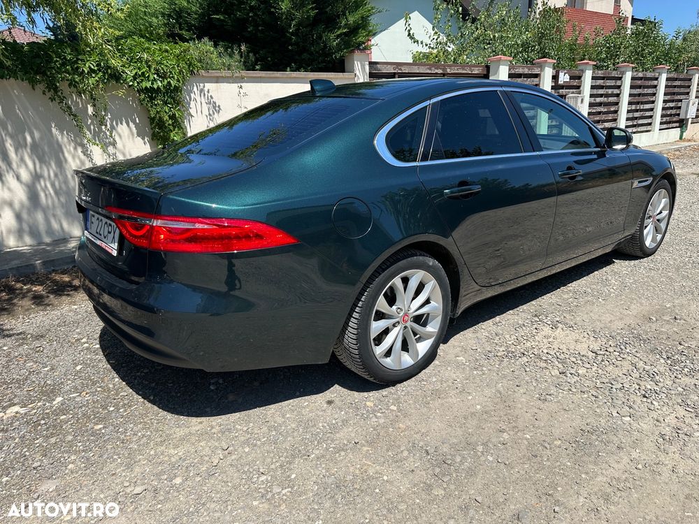 Jaguar XF 20d AWD Portfolio - 9