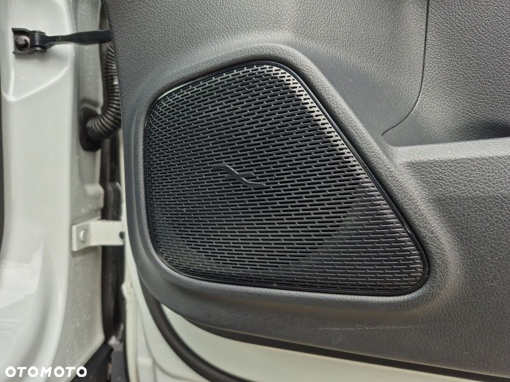 Mercedes-Benz EQB - 22