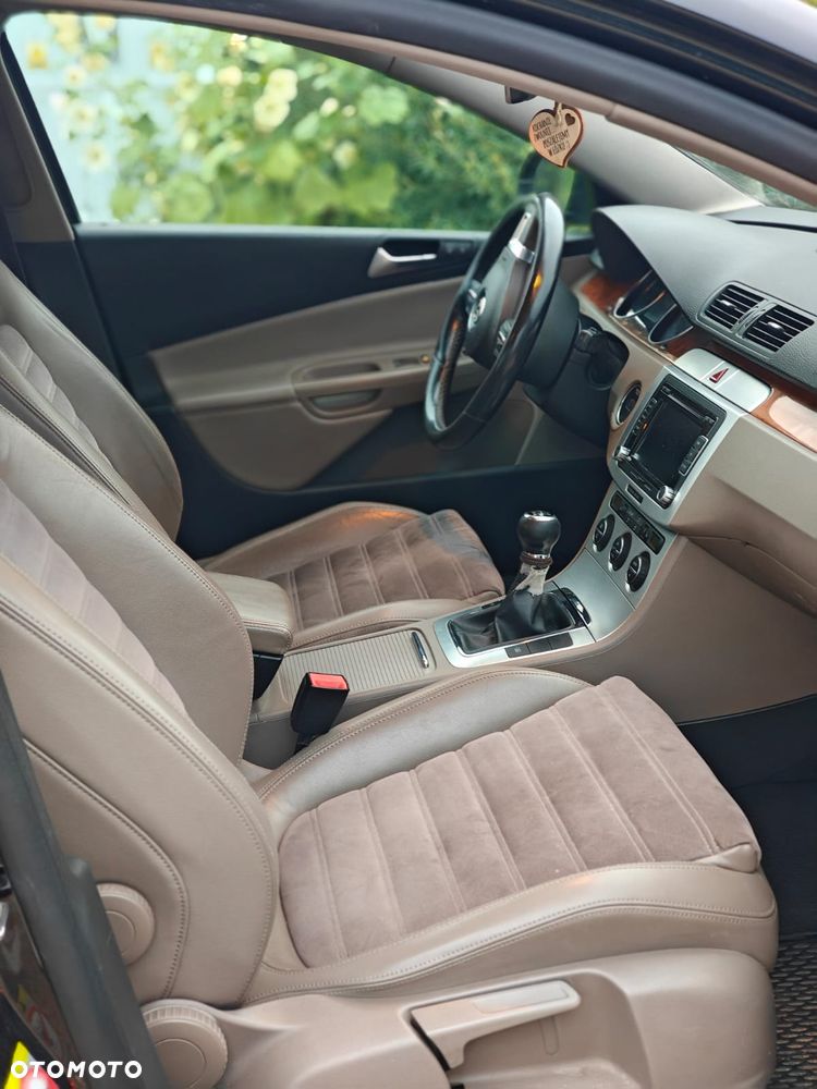 Volkswagen Passat 2.0 TDI Highline - 8