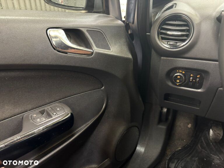 Opel Corsa 1.2 16V EcoFLEX Satellite - 9