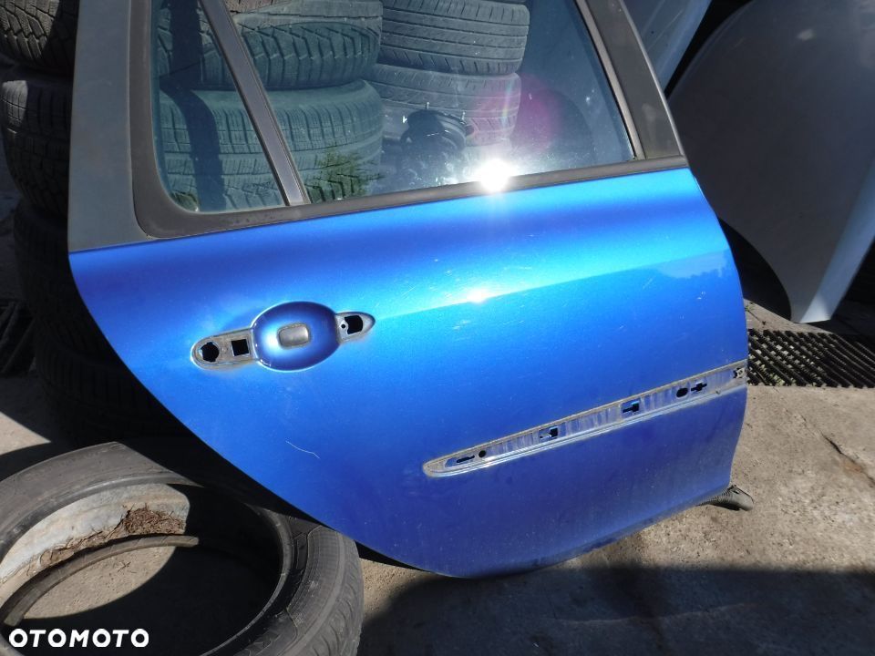 Renault Clio III 3 drzwi prawe kombi tyl - 2