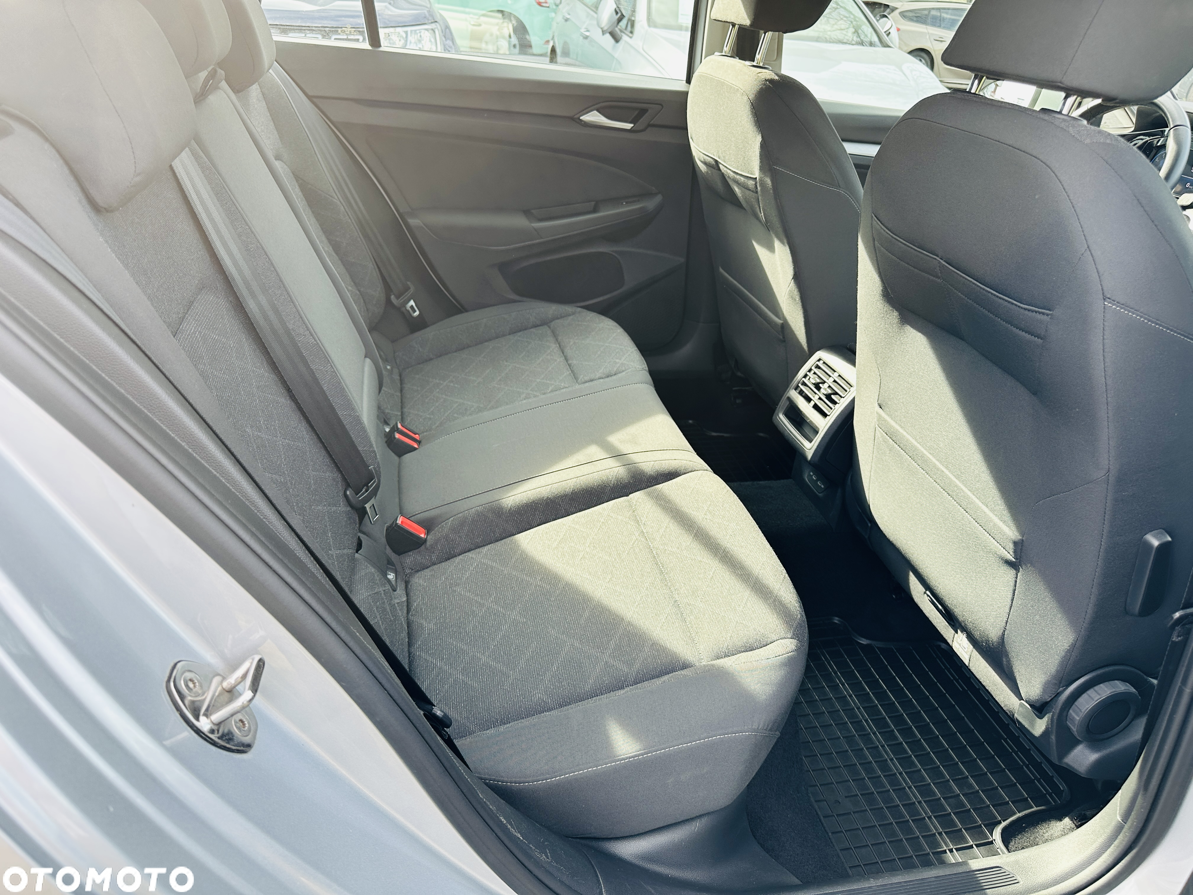 Volkswagen Golf VIII 1.5 TSI EVO Life - 32