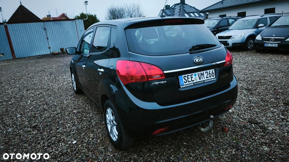 Kia Venga - 10