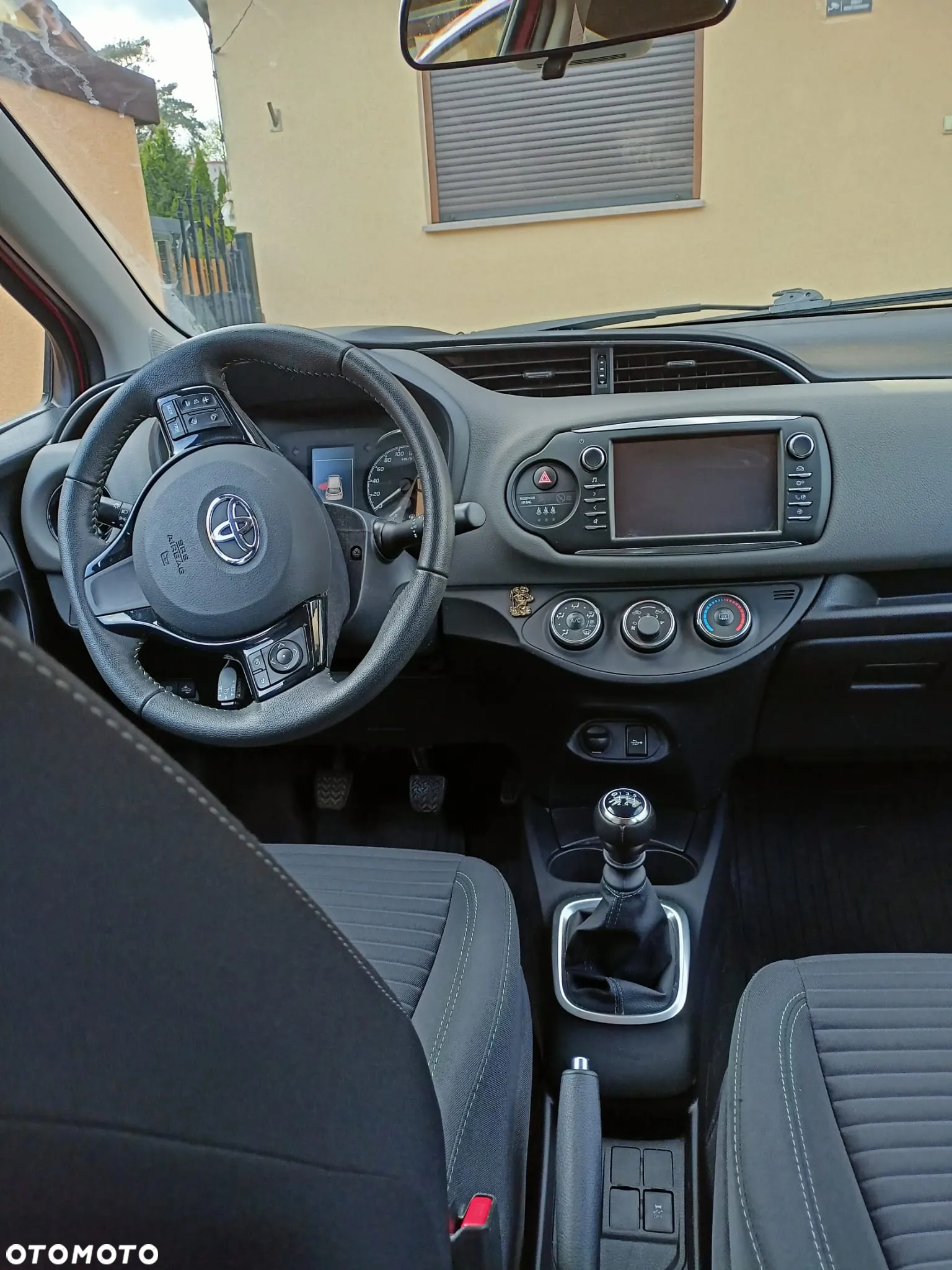 Toyota Yaris 1.5 Premium - 6