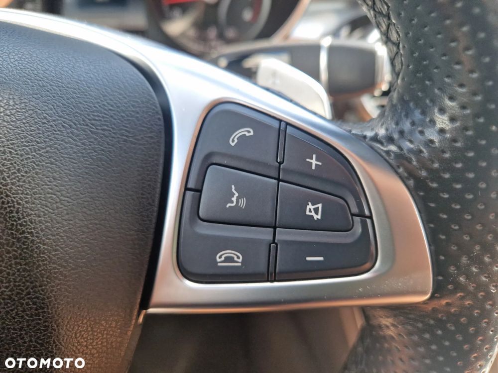 Mercedes-Benz Klasa C 300 T 9G-TRONIC AMG Line - 17