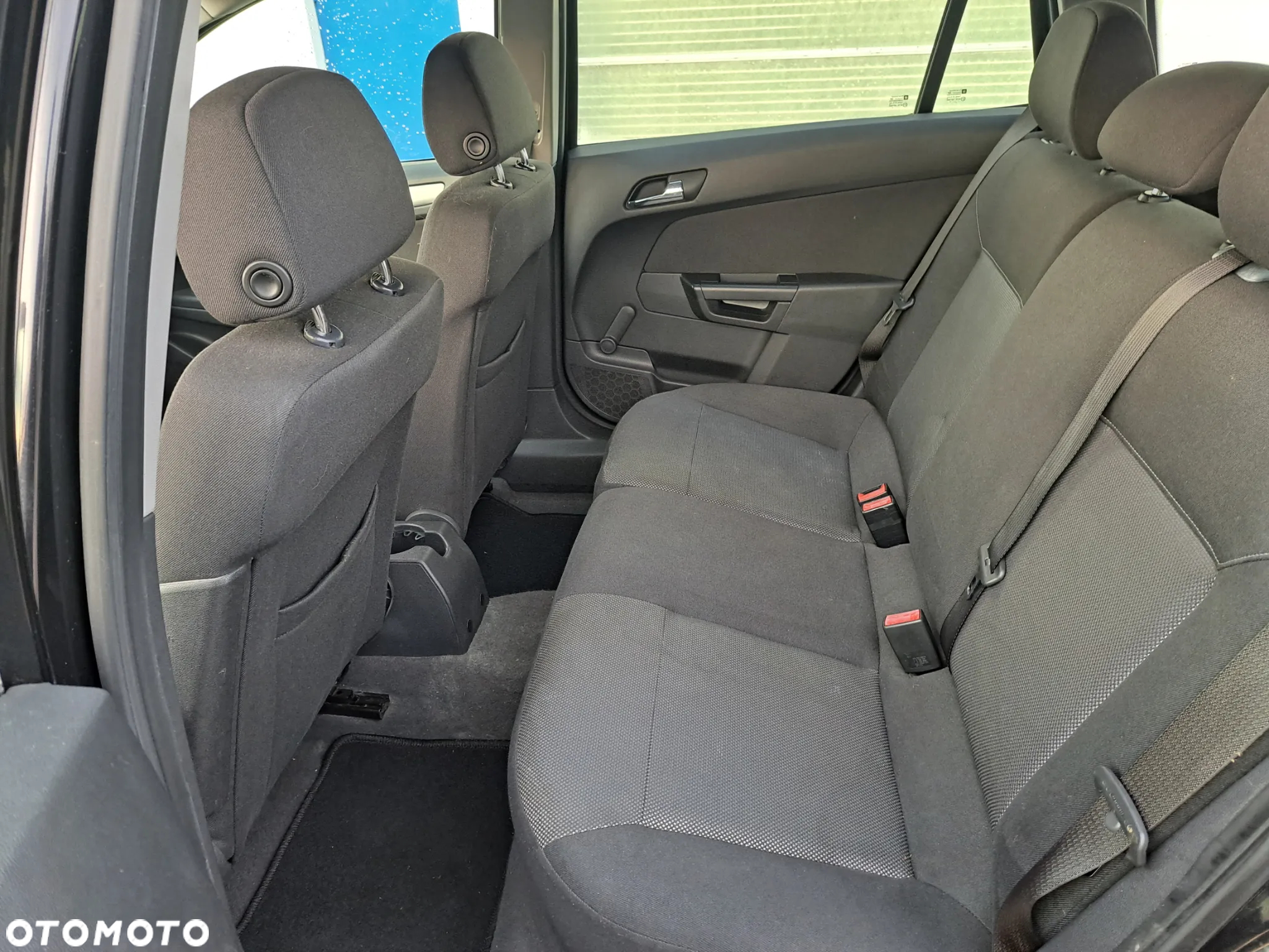 Opel Astra 1.6 Caravan NAVI - 19