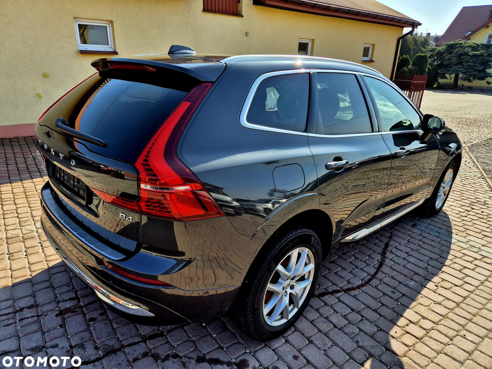 Volvo XC 60 B4 B Plus Bright - 12