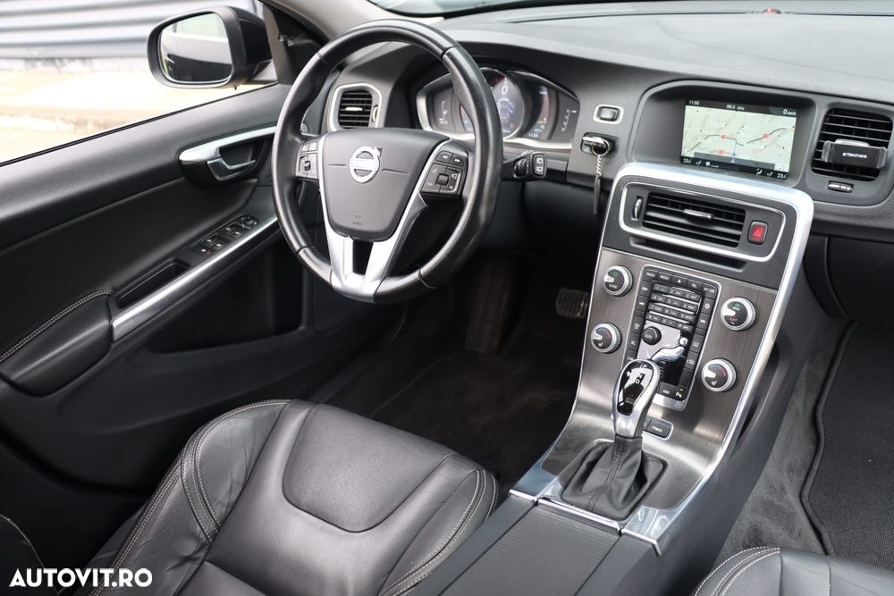 Volvo V60 D6 Twin Engine Geartronic Summum - 13