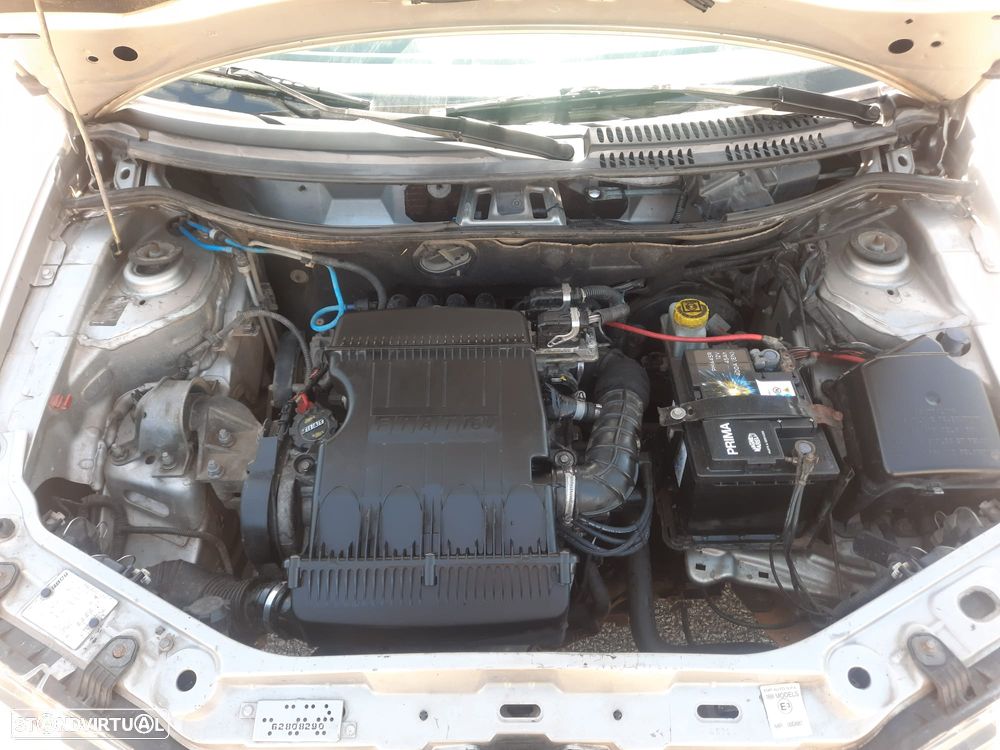 Fiat Punto 1.2 16V HLX - 5