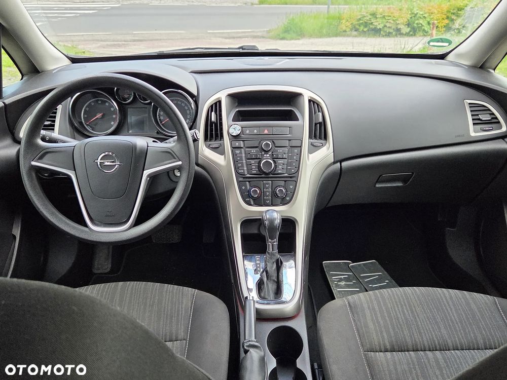 Opel Astra 1.6 T Enjoy - 9