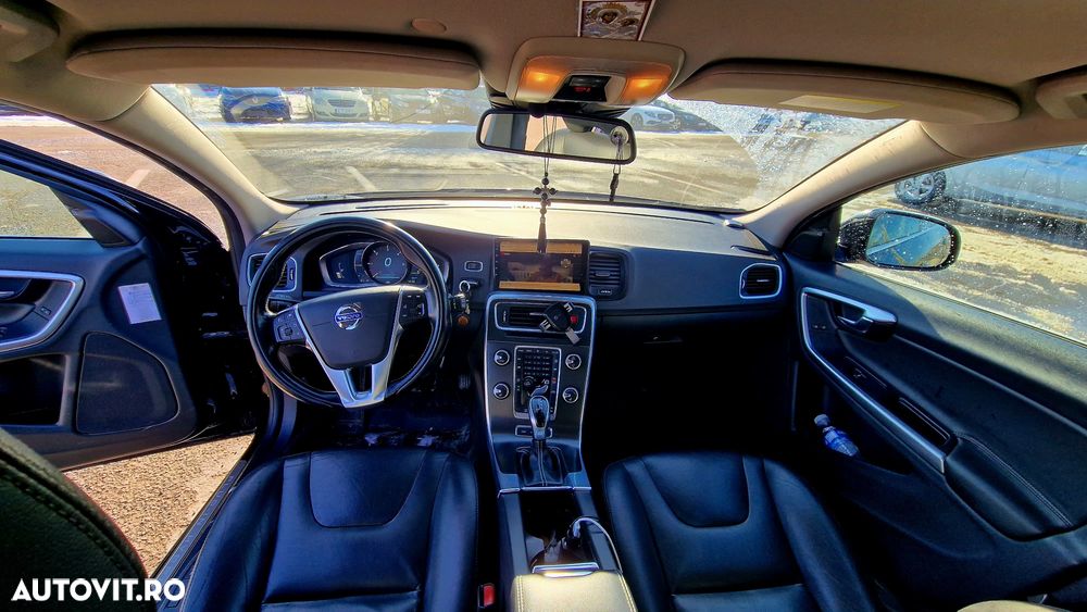 Volvo V60 D6 Plug-In-Hybrid AWD Geartronic Summum - 10