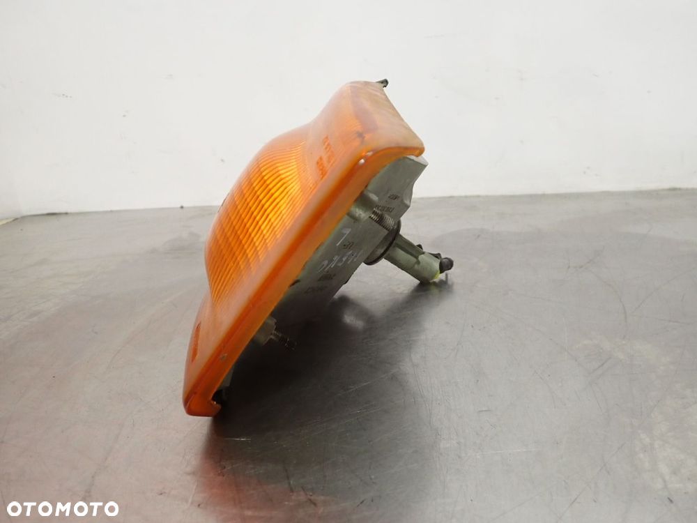 KIERUNKOWSKAZ LEWY PRZÓD IVECO DAILY III - 4