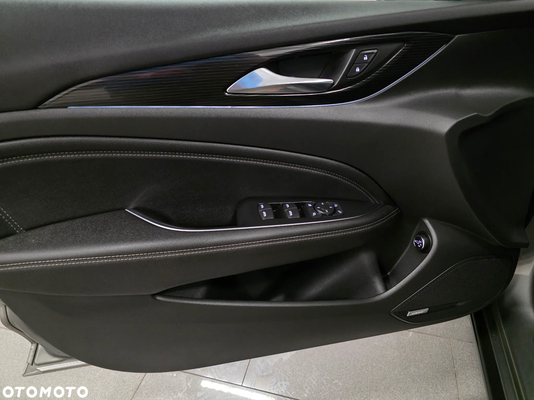 Opel Insignia Sports Tourer 2.0 Diesel Exclusive - 24