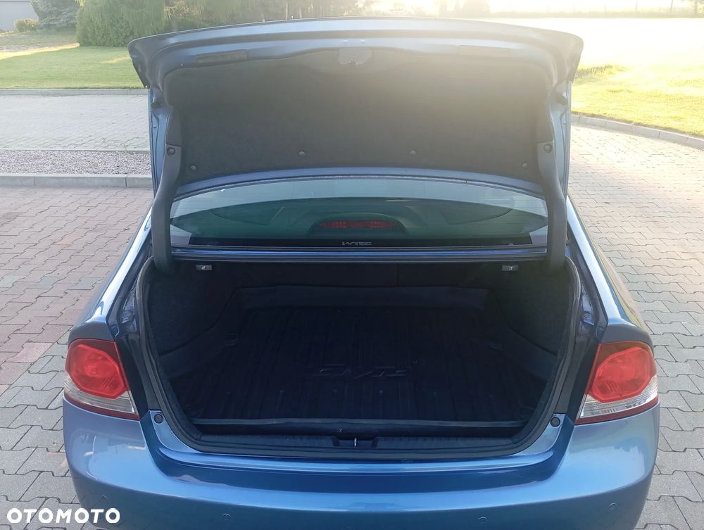 Honda Civic 1.8 Base - 9