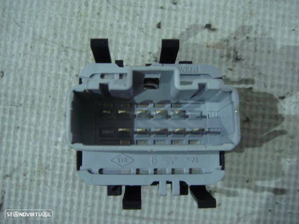 Interruptor Elevador Vidros/ Fecho Portas Renault Clio Iii (Br0/1, Cr0 - 2
