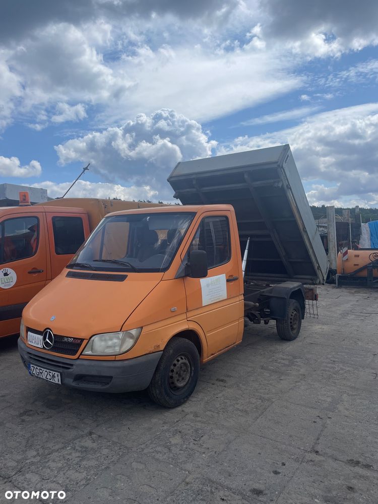 Mercedes-Benz Sprinter - 1