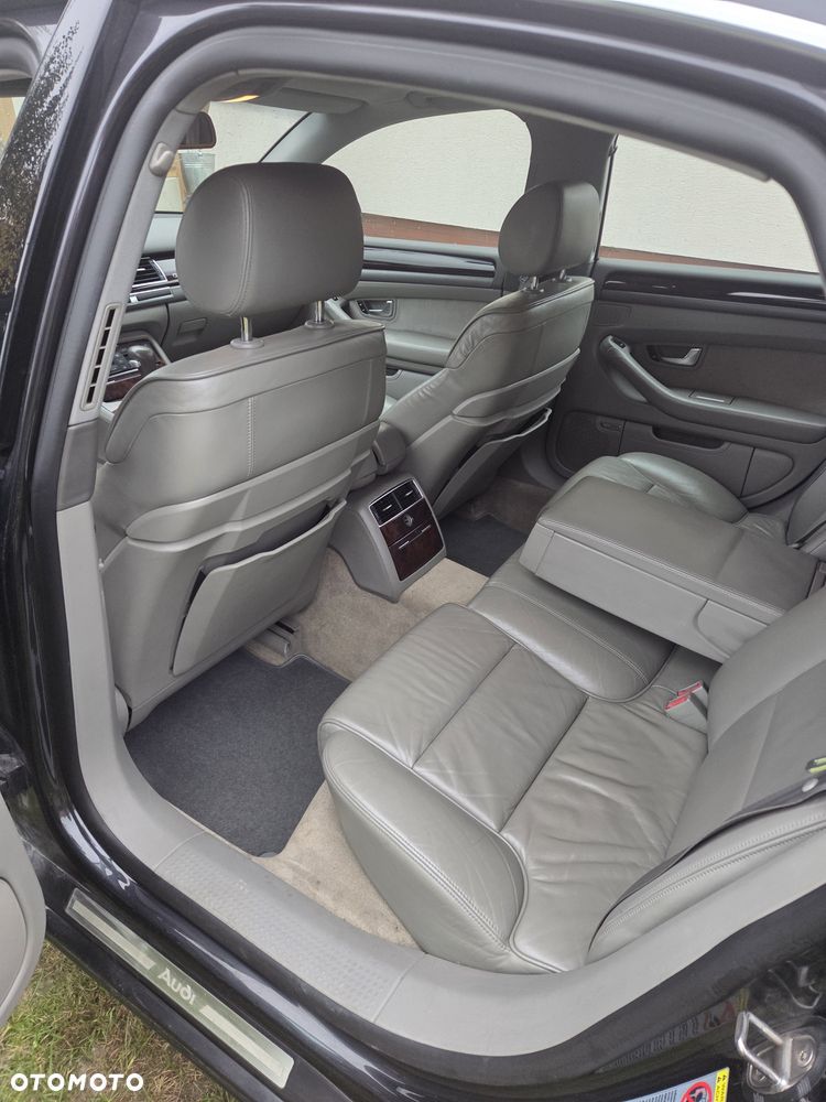 Audi A8 - 6