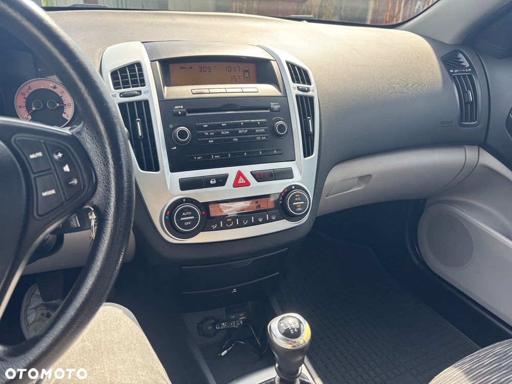 Kia Ceed 1.6 Comfort + - 11