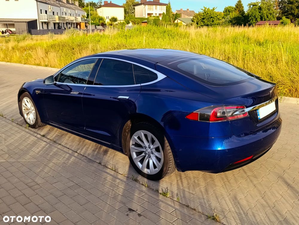 Tesla Model S - 2
