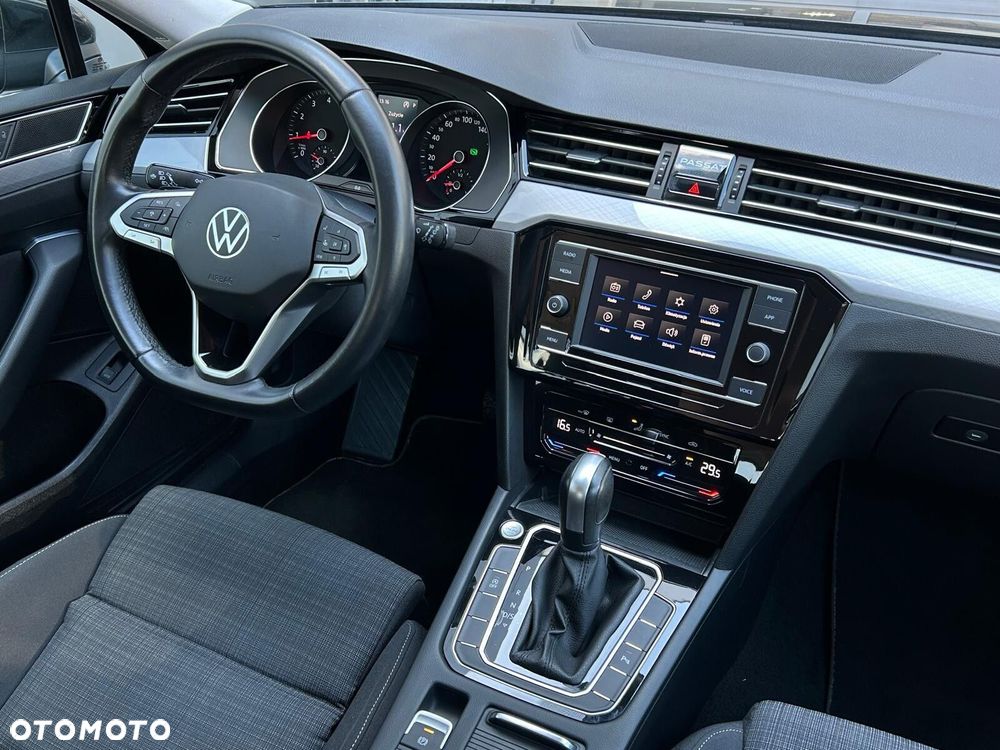 Volkswagen Passat Variant 2.0 TSI Business DSG - 17