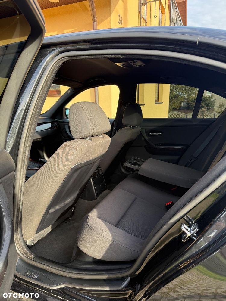 BMW Seria 3 320d DPF Touring - 14