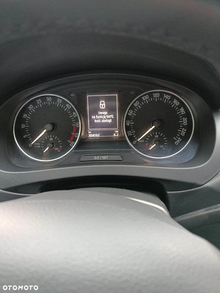 Skoda RAPID - 17