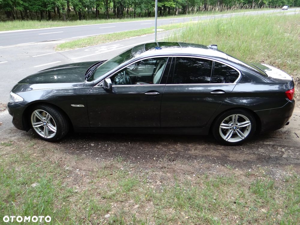 BMW Seria 5 525d - 14