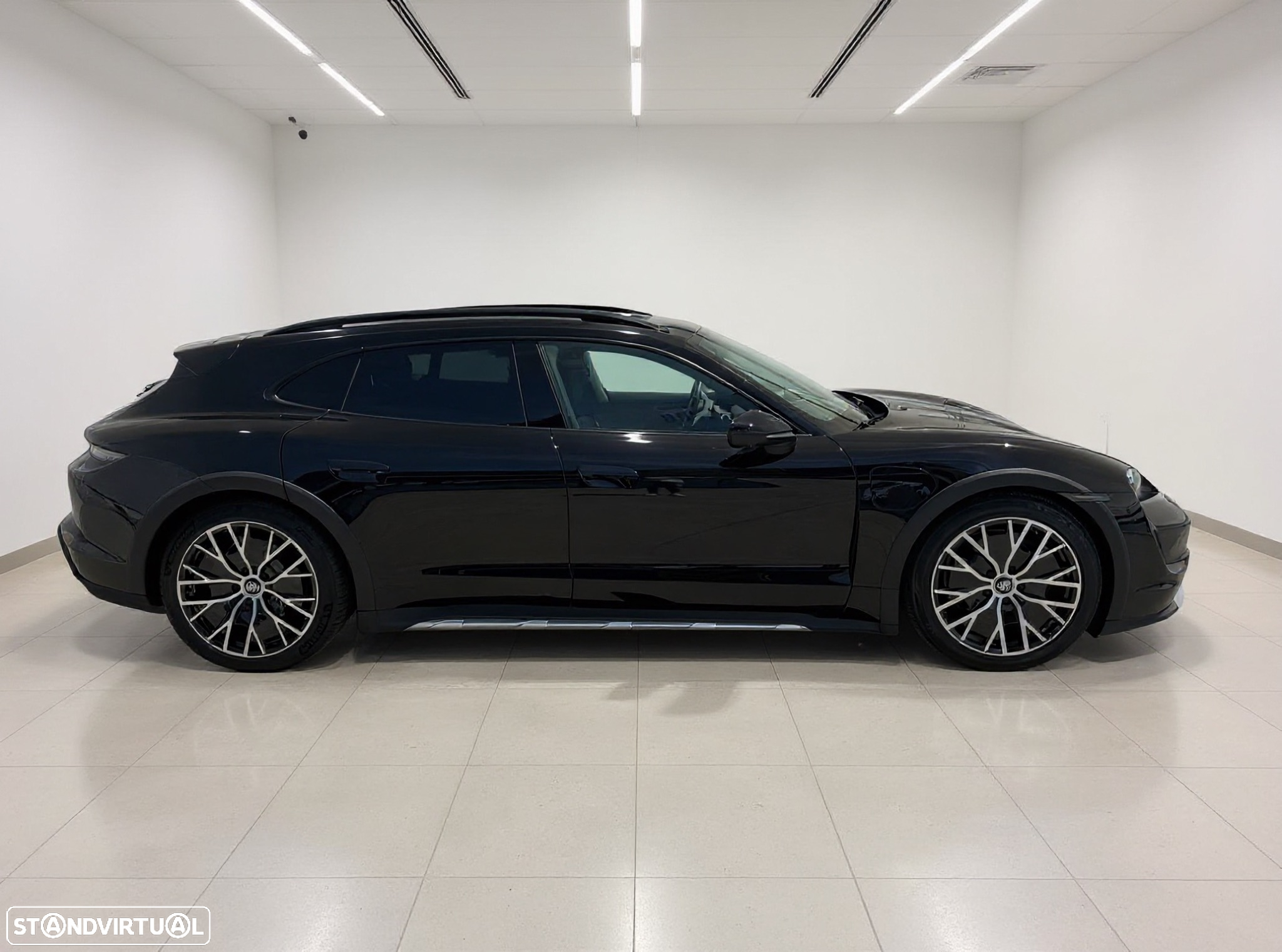 Porsche Taycan Cross Turismo 4 - 6