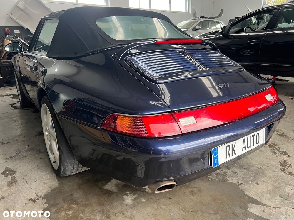 Porsche 911 Carrera - 2