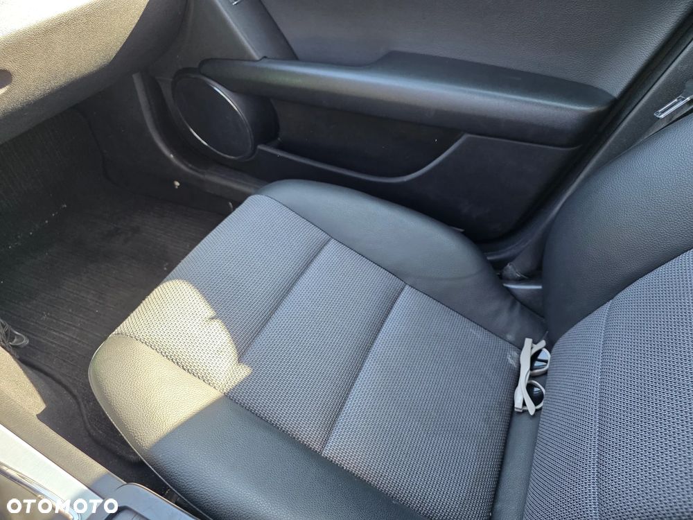 Mercedes-Benz Klasa C ver-220-cdi-avantgarde - 17