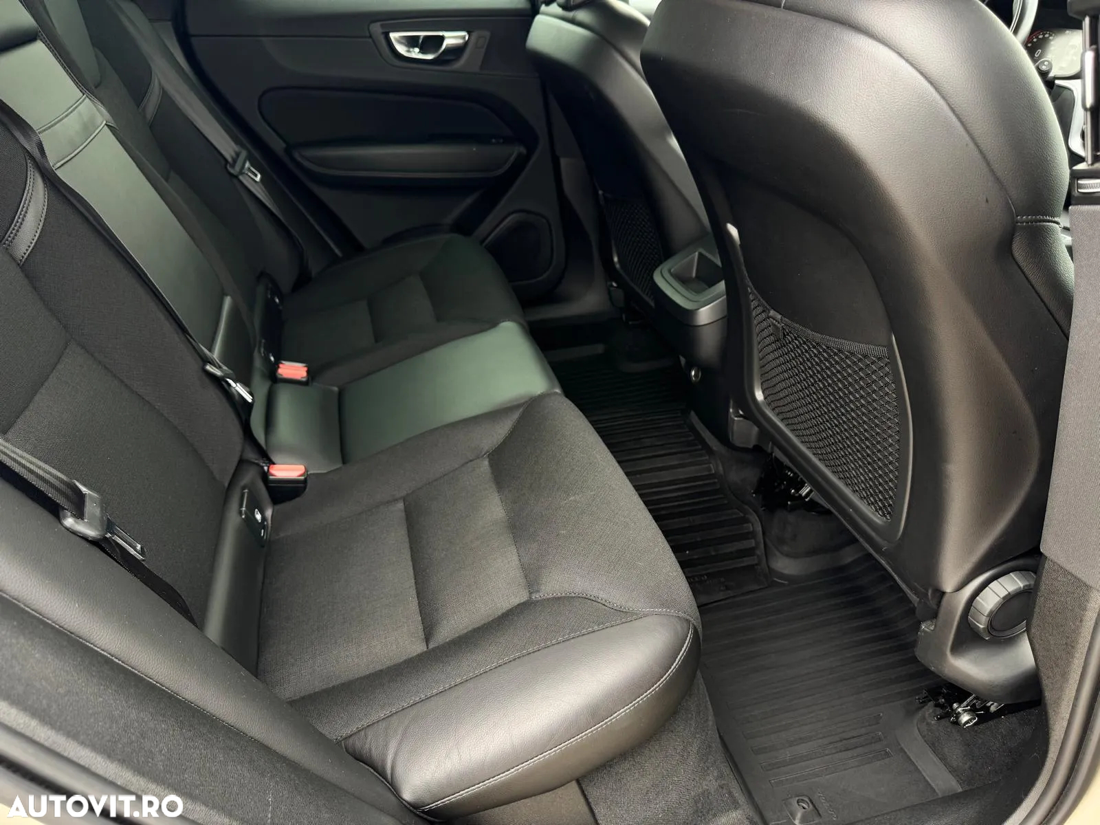 Volvo XC 60 D4 AWD Momentum - 13