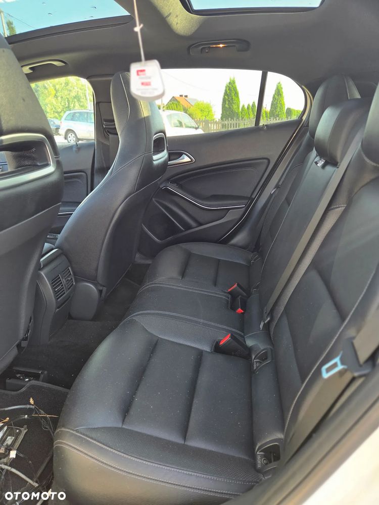 Mercedes-Benz GLA 220 d 4Matic 7G-DCT AMG Line - 17
