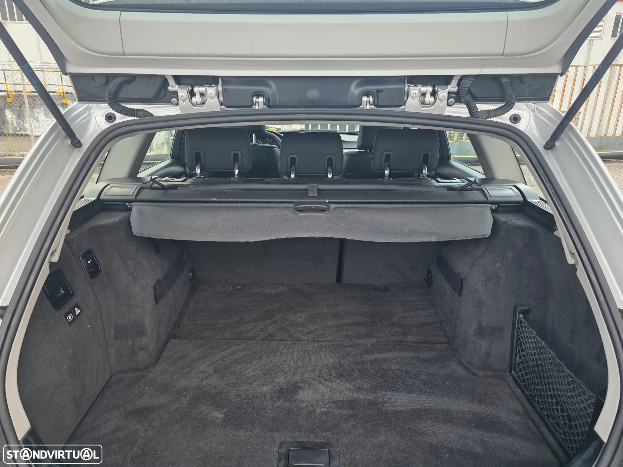 BMW 320 d Touring Exclusive - 8