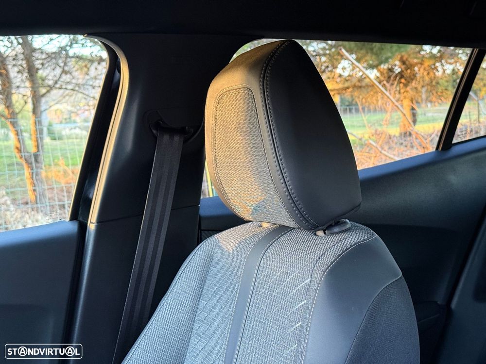 Peugeot 2008 1.2 Hybrid Allure e-DCS6 - 46