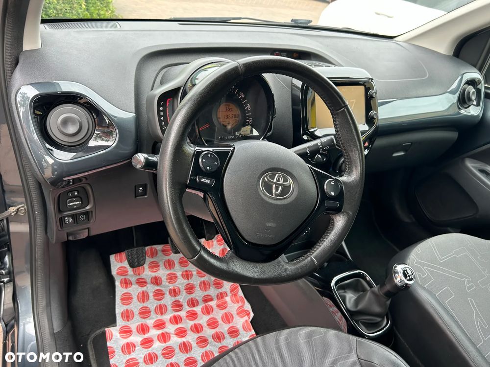 Toyota Aygo x-play - 6