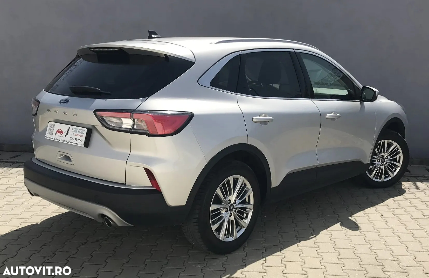 Ford Kuga 2.0 EcoBlue 4x4 Aut. TITANIUM - 3